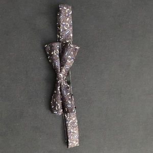 Men’s patterned bow tie